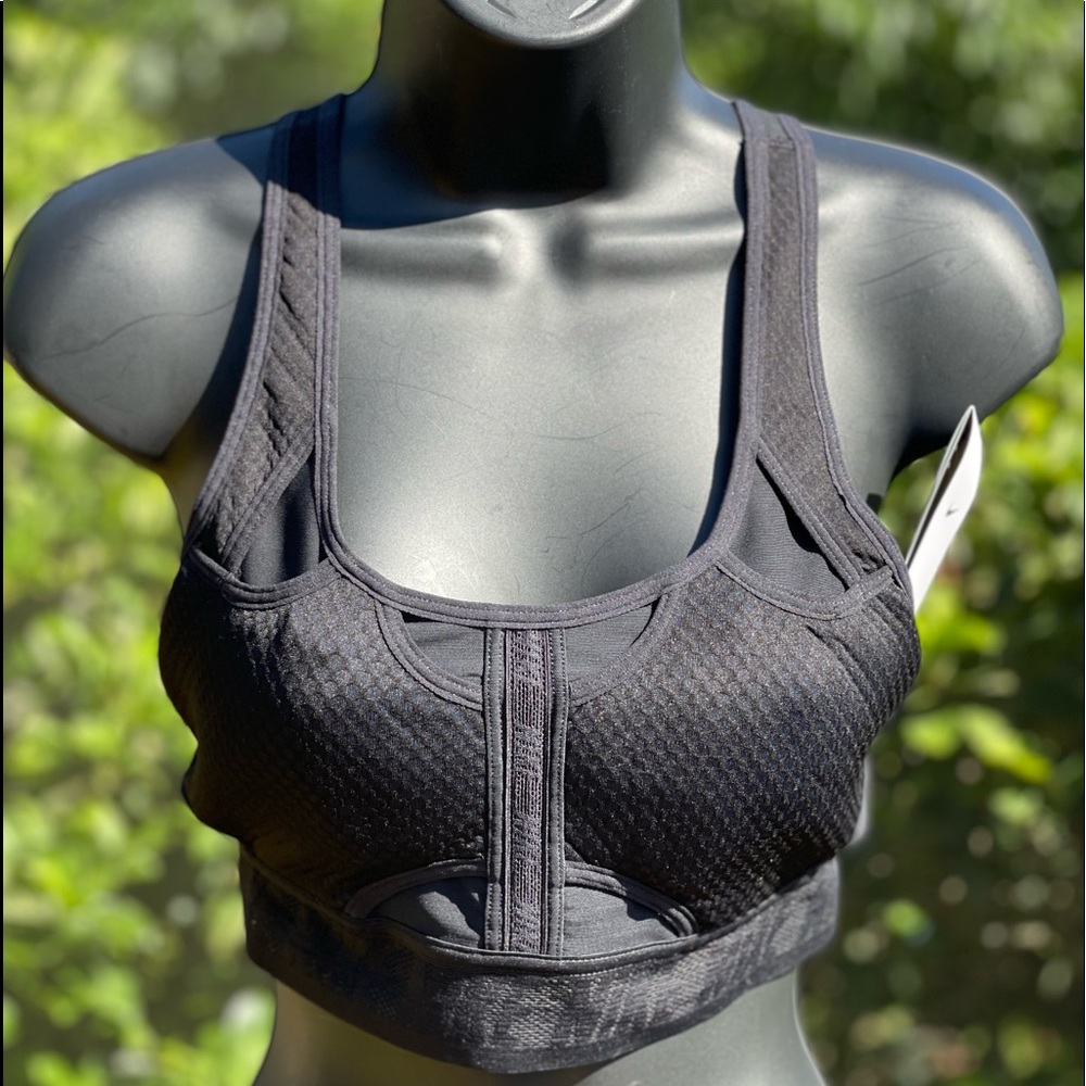 NIKE SWOOSH ULTRABREATHE PADDED SPORTS BRA (M) CZ4439-011 BLACK